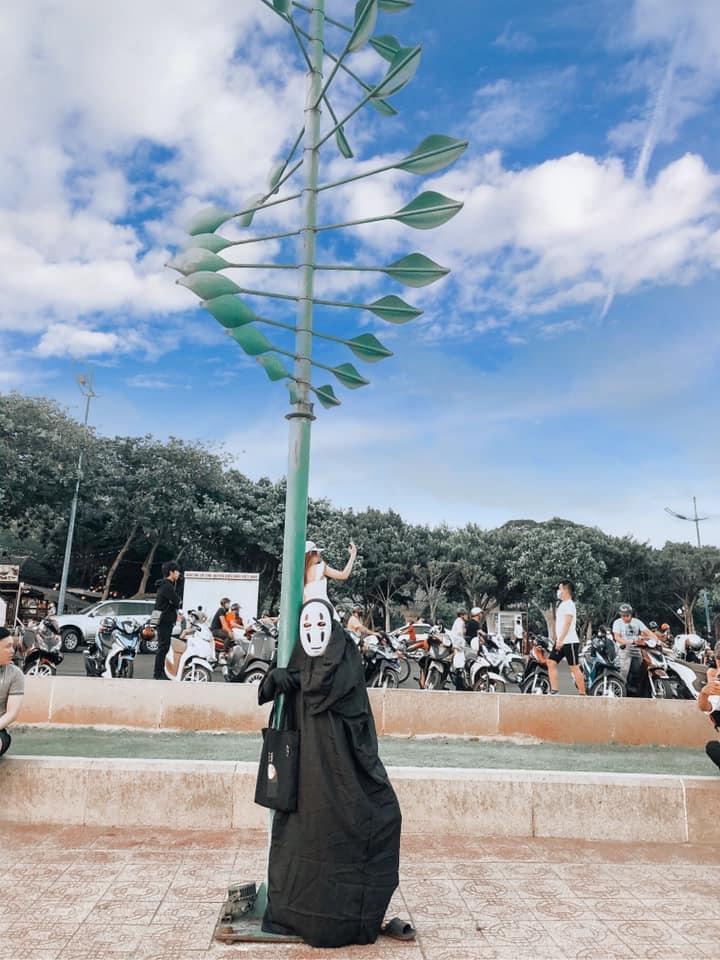 hóa thân Vô Diện đi du lịch ảnh 4 hoa than Vo Dien di du lich anh 4