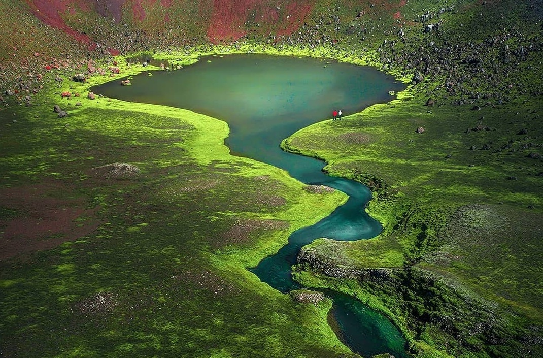 Iceland hoa thuoc phim vien tuong voi nhung mien dat mau xanh hinh anh