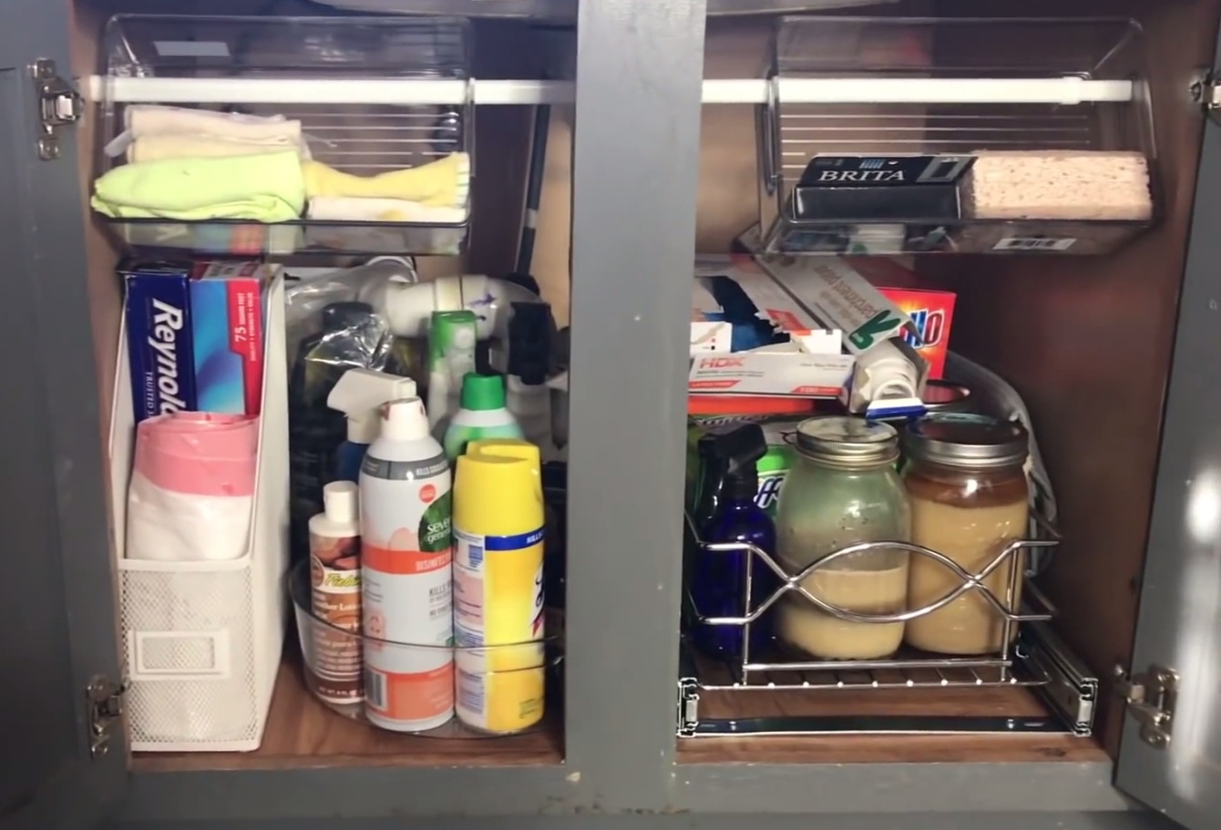 Cach to chuc ngan tu duoi bon rua sach, gon, tien loi hinh anh