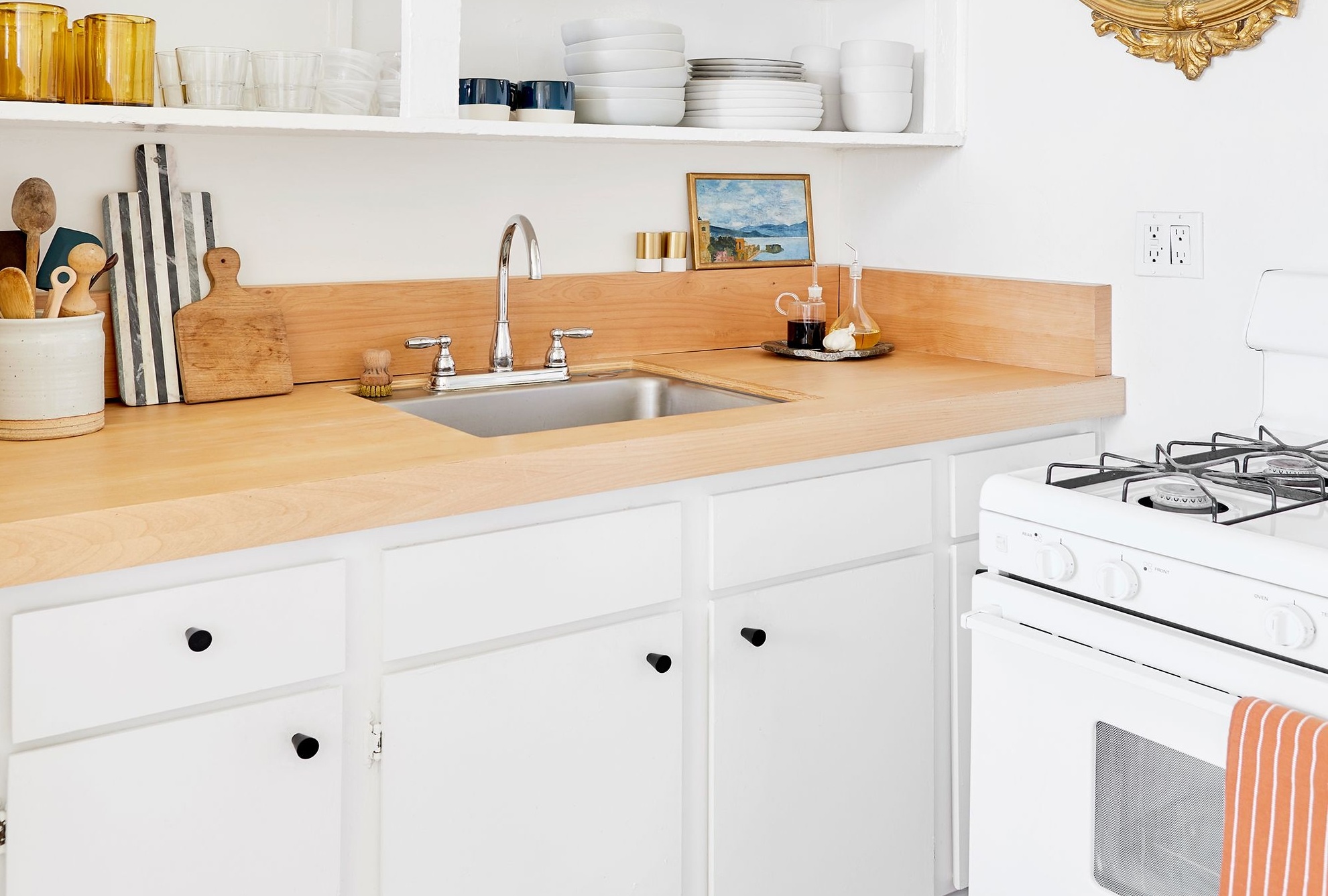 Cac vat dung giup don gian va toi uu hoa khong gian bep hinh anh