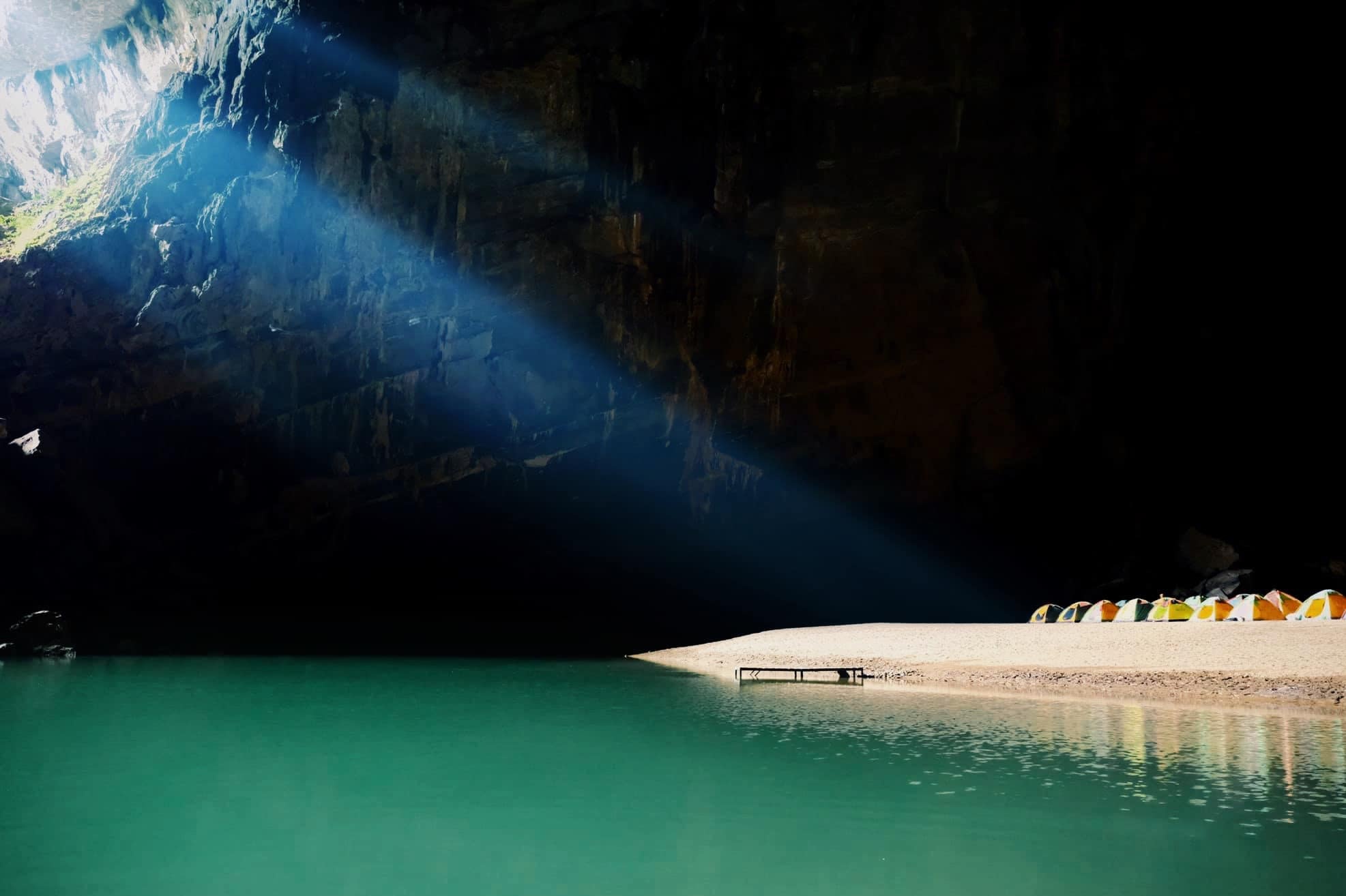 Chinh phuc hang dong lon thu 3 the gioi o Viet Nam hinh anh