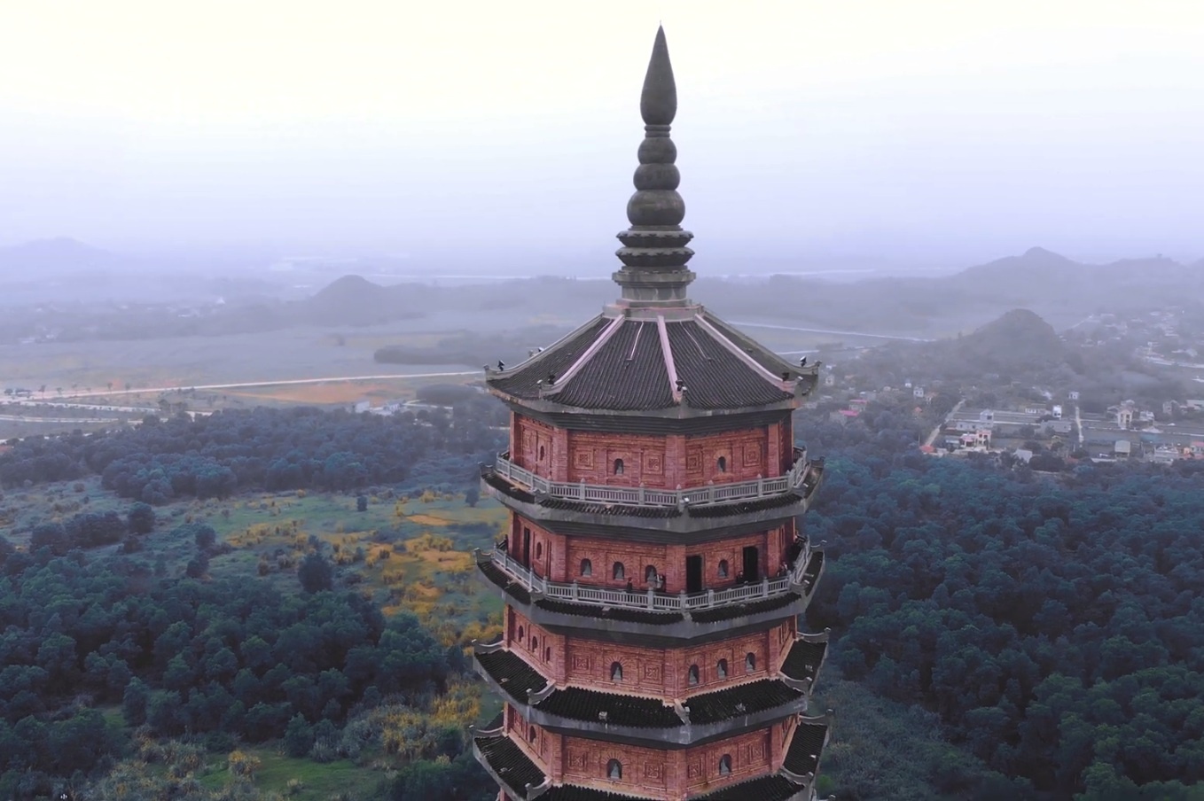 Ngoi chua o Ninh Binh giu nhieu ky luc Viet Nam va chau A hinh anh