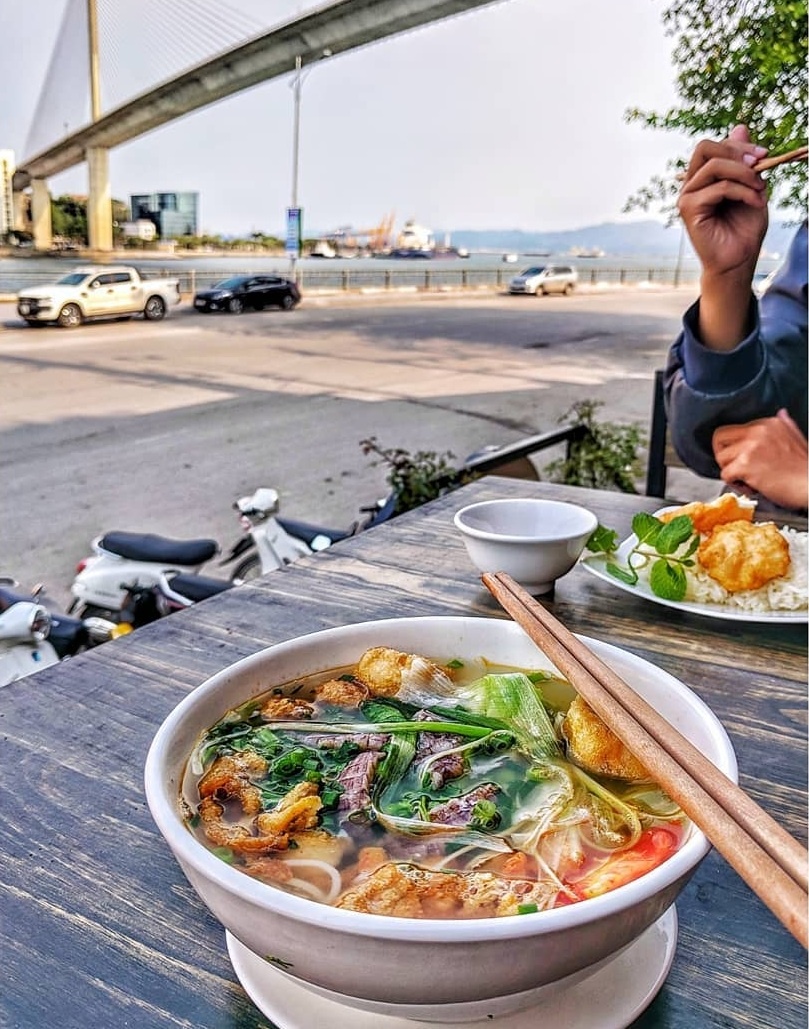 dia diem an uong o Ha Long anh 1