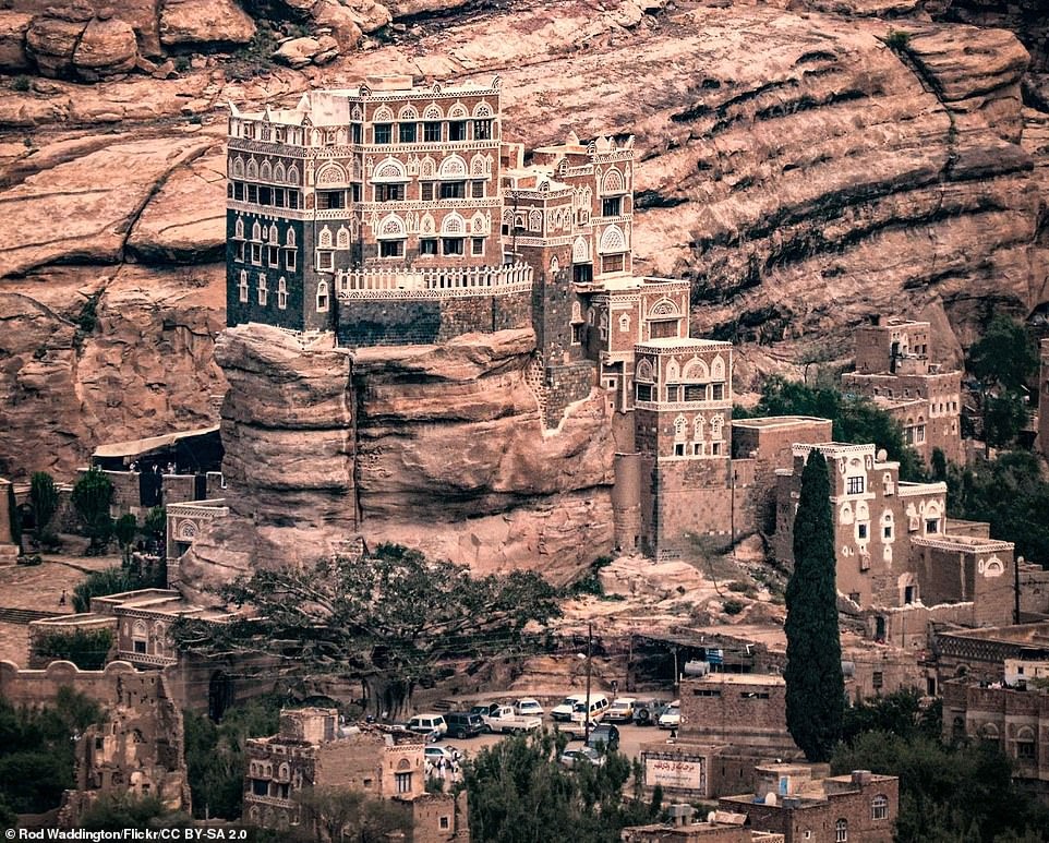 Cung điện đá Dar al-Hajar ảnh 1 Cung dien da Dar al-Hajar anh 1