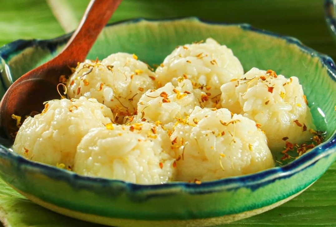 Cach lam com ruou nep dac trung ngay Tet Doan ngo hinh anh