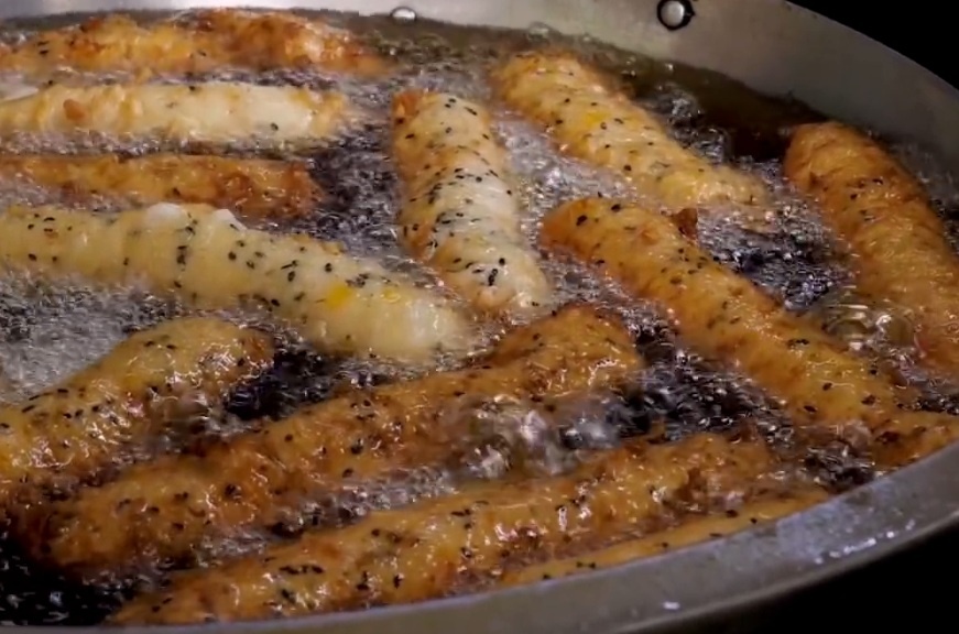 Banh chuoi chien - mon an vat nuc tieng Sai thanh hinh anh