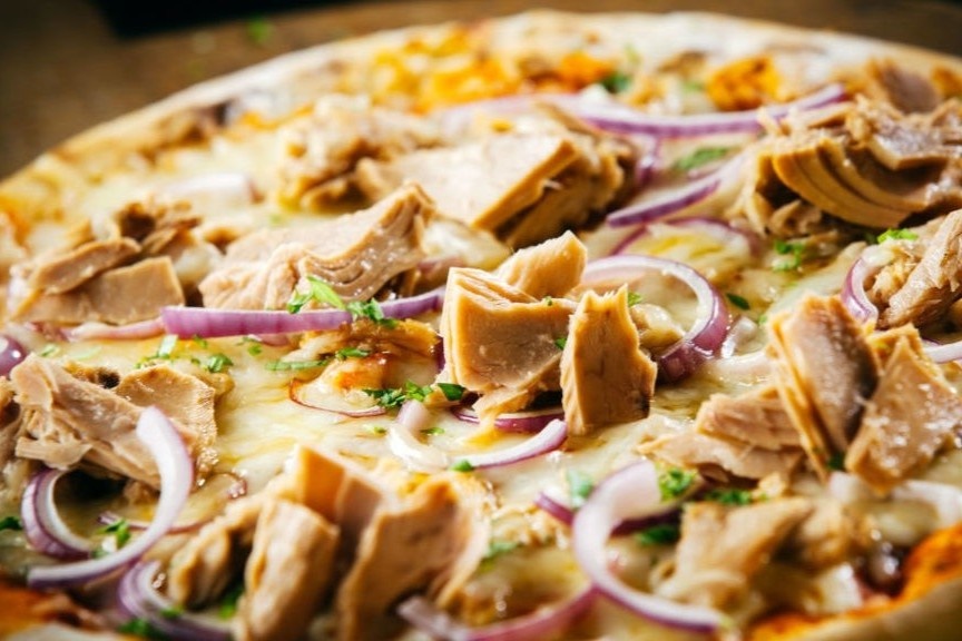 Dieu gi xay ra khi de pizza ca ngu ngoai khong khi hon 1 thang? hinh anh