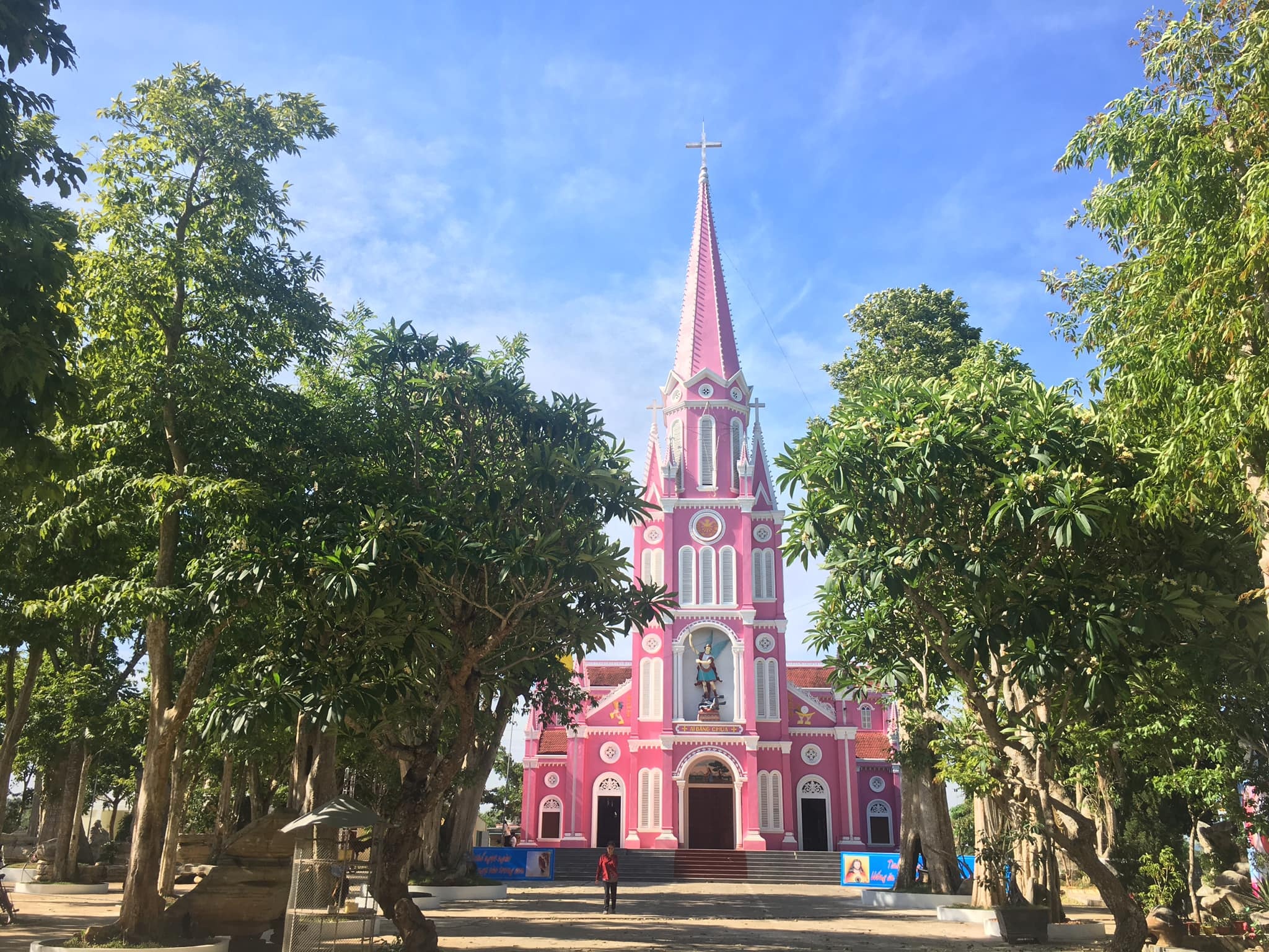 nhà thờ màu tím ở Nghệ An ảnh 5 nha tho mau tim o Nghe An anh 5