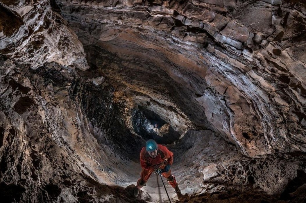 Hang dong sau nhat the gioi hinh anh