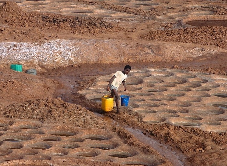 Nơi người dân làm muối từ đất sét ảnh 6 Noi nguoi dan lam muoi tu dat set anh 6