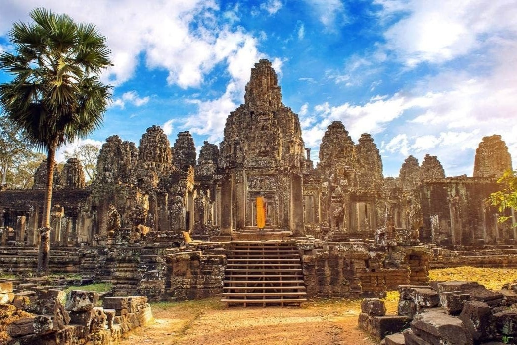 Ngoi sao mang Campuchia bi bat vi dat dieu ve Angkor Wat hinh anh