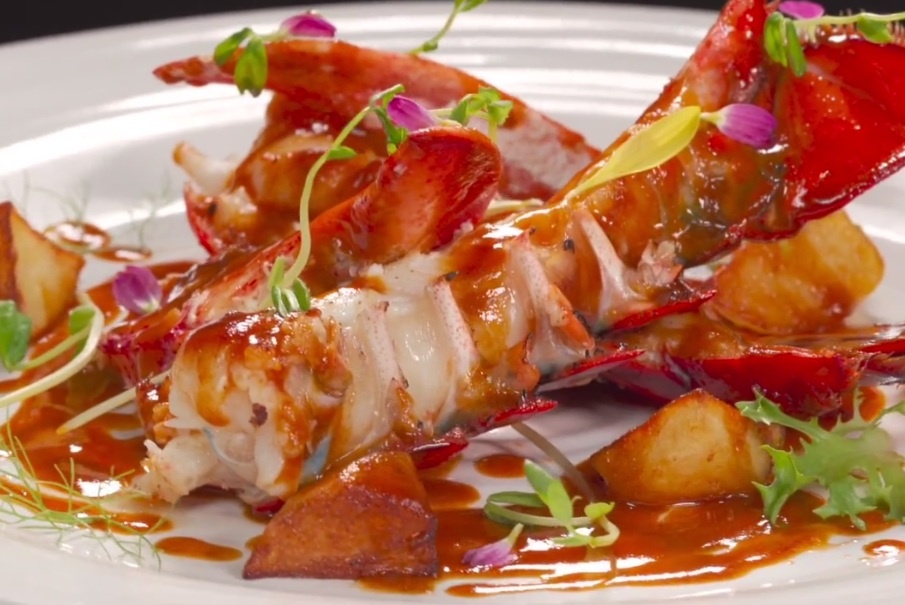 Mon tom hum sot ca chua cho bua toi cuoi tuan hinh anh