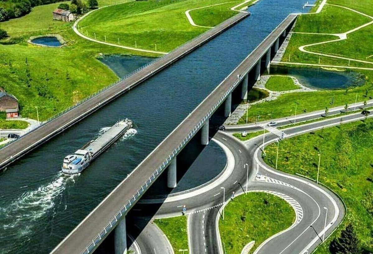 Cay cau nuoc dai nhat the gioi hinh anh