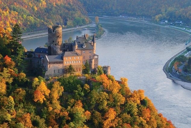 Canh sac mua thu o thac nuoc lon nhat chau Au hinh anh