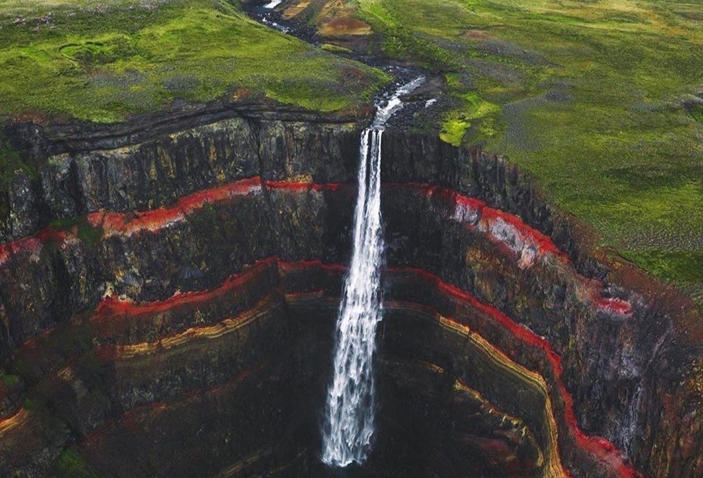 Ve dep hung vi cua thac nuoc o Iceland hinh anh