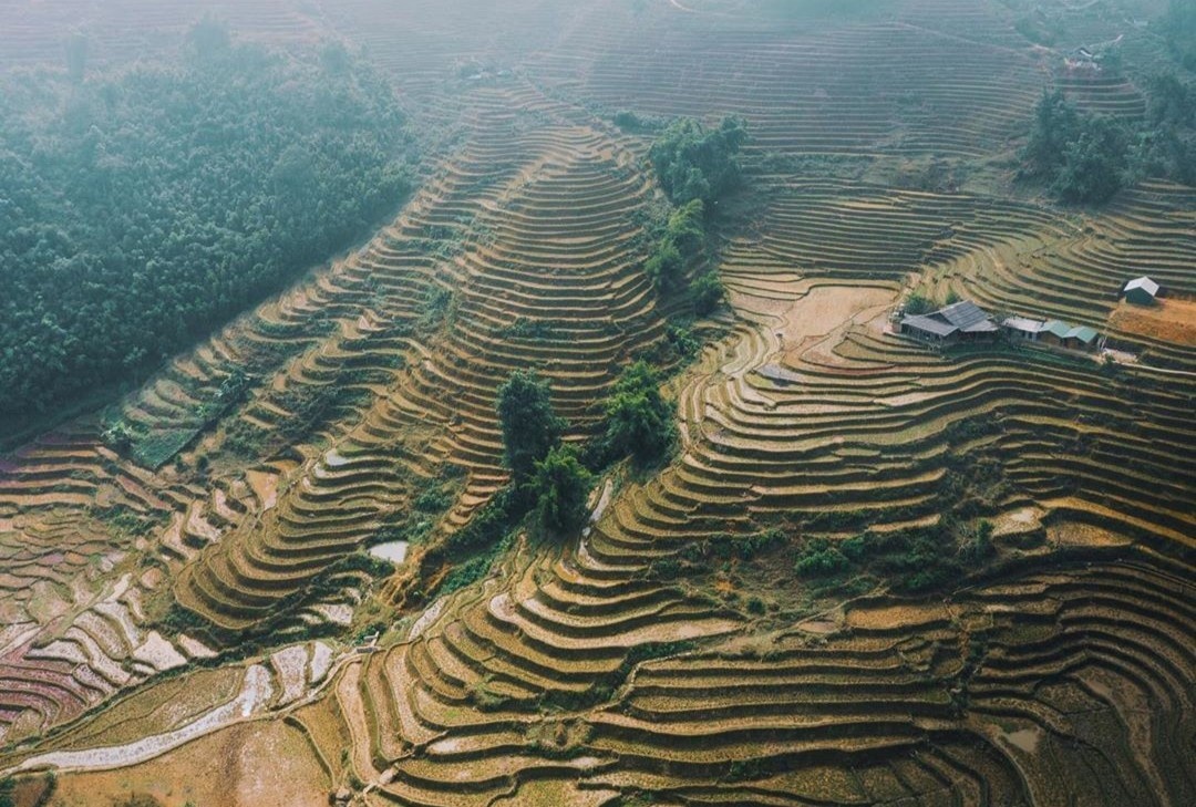 Sa Pa binh yen trong ong kinh du khach nuoc ngoai hinh anh