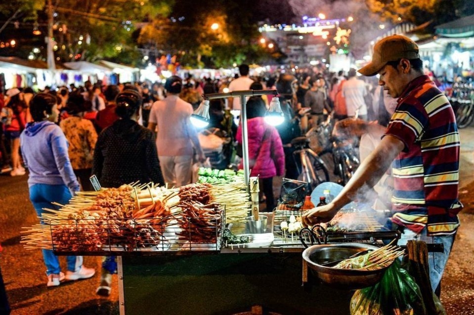 Ve dep cua khu cho dem Da Lat hinh anh