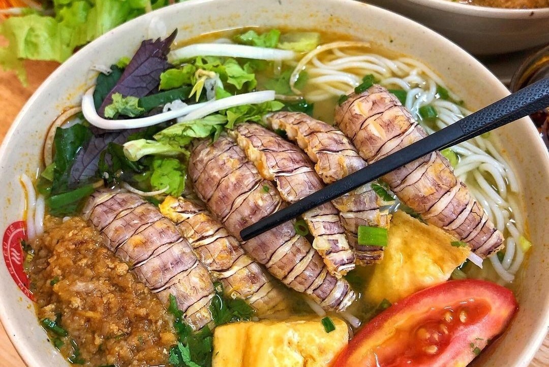 3 quan bun hai san hut khach o Ha Noi hinh anh