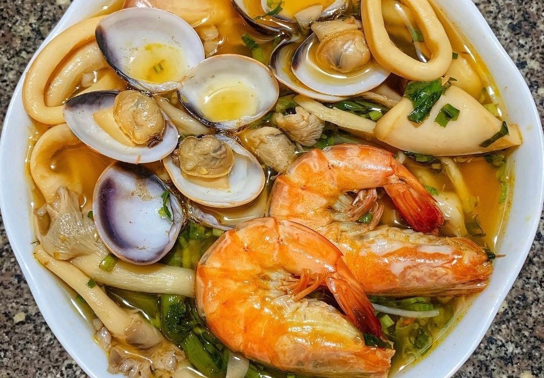 Dia chi an bun hai san duoc thuc khach ua chuong o TP.HCM hinh anh