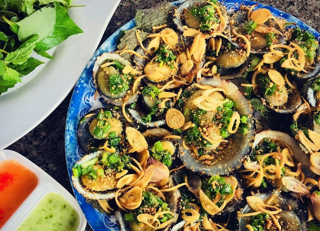 Oc vu nang va dac san phai thu khi den Con Dao hinh anh