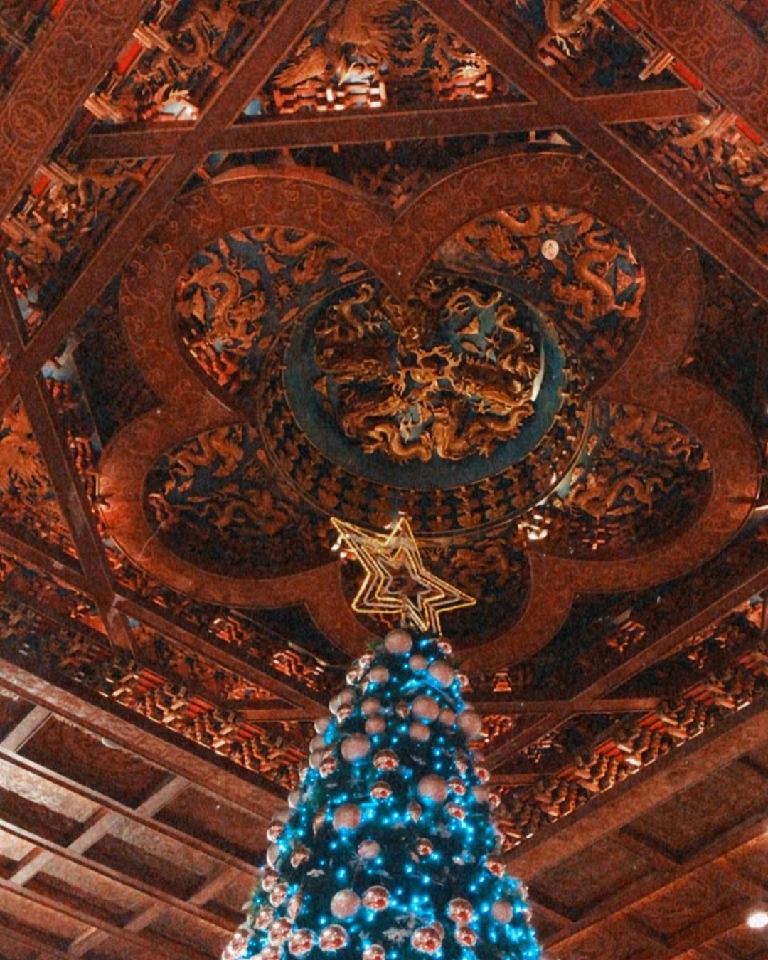 Khách sạn có vẻ ngoài như ngôi chùa ảnh 7 Khach san co ve ngoai nhu ngoi chua anh 7