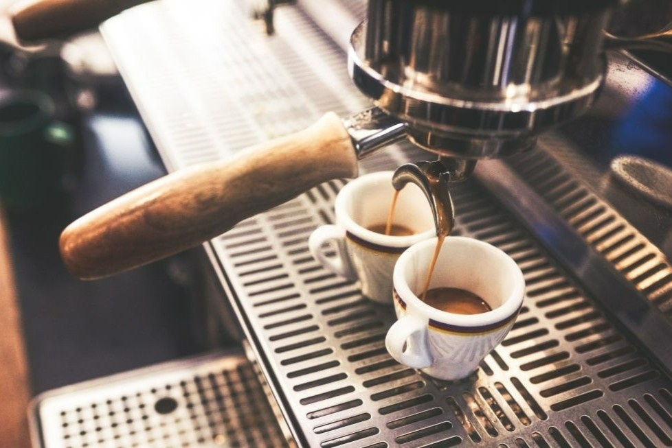 Cac mon an giai ruou bia tren khap the gioi hinh anh