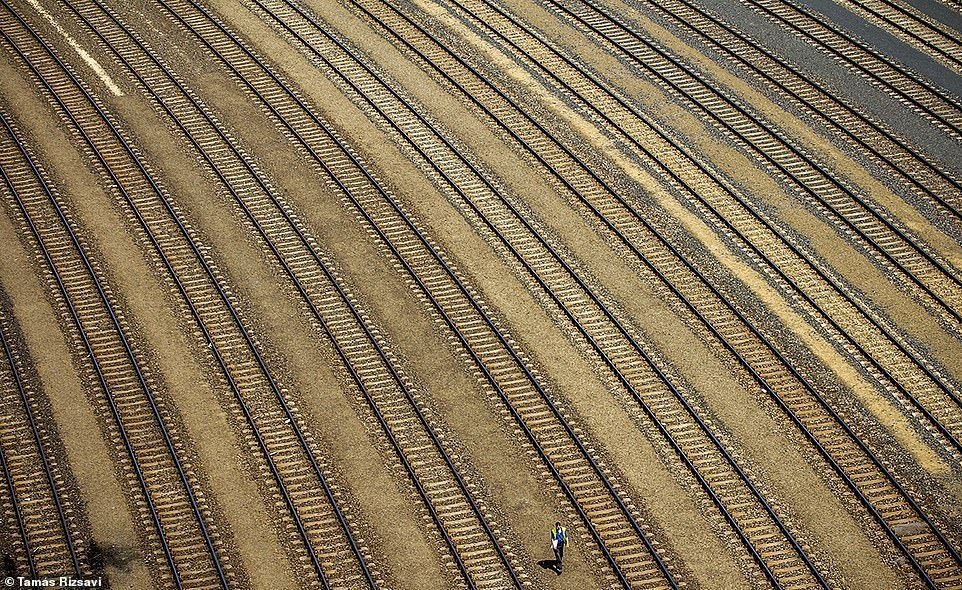 nhung chuyen tau giua long chau Au anh 11