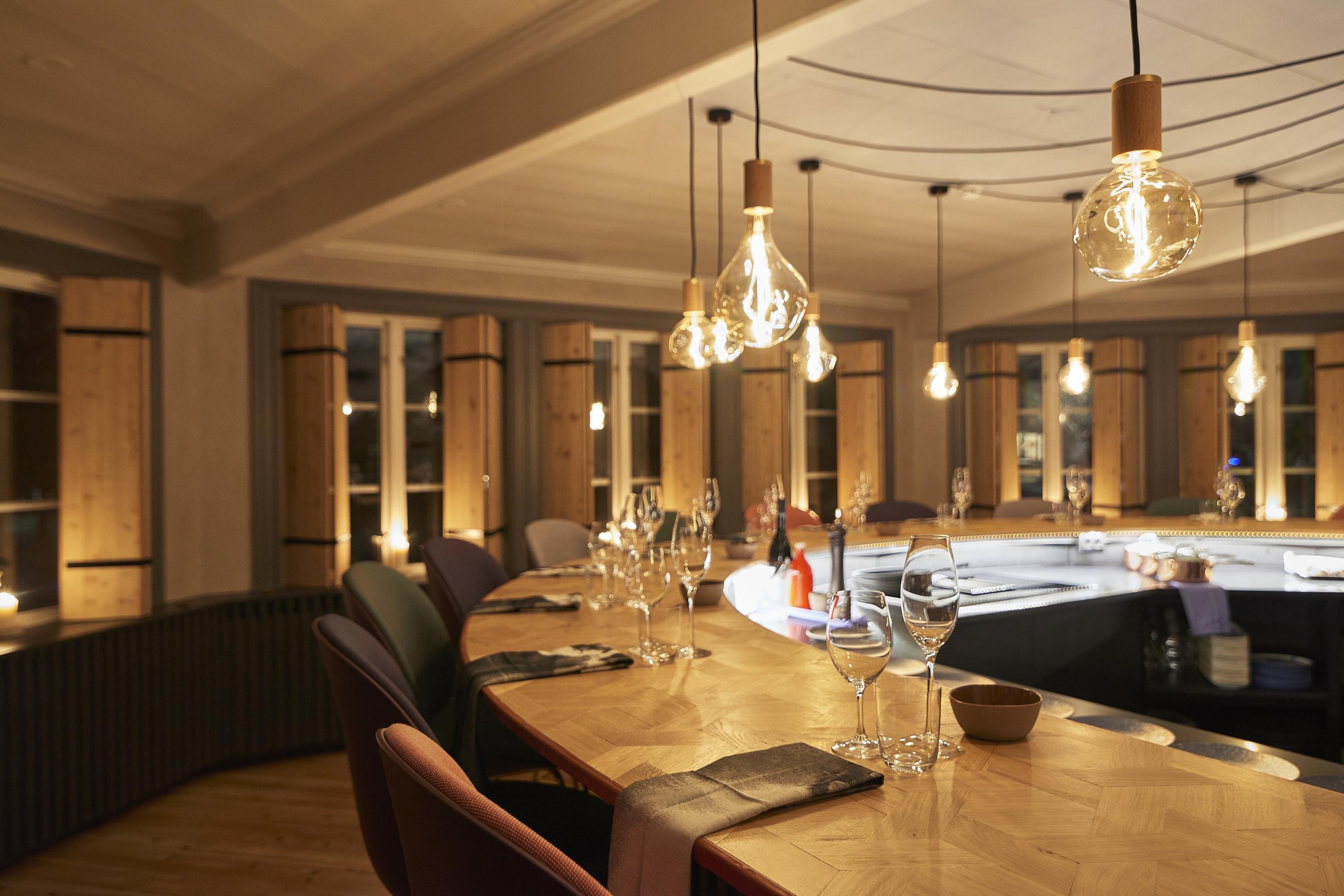 Khach san co phong xong hoi bang anh 11