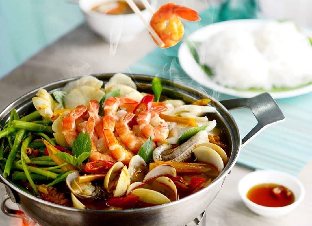 4 nha hang hai san cho tiec tan nien o TP.HCM hinh anh