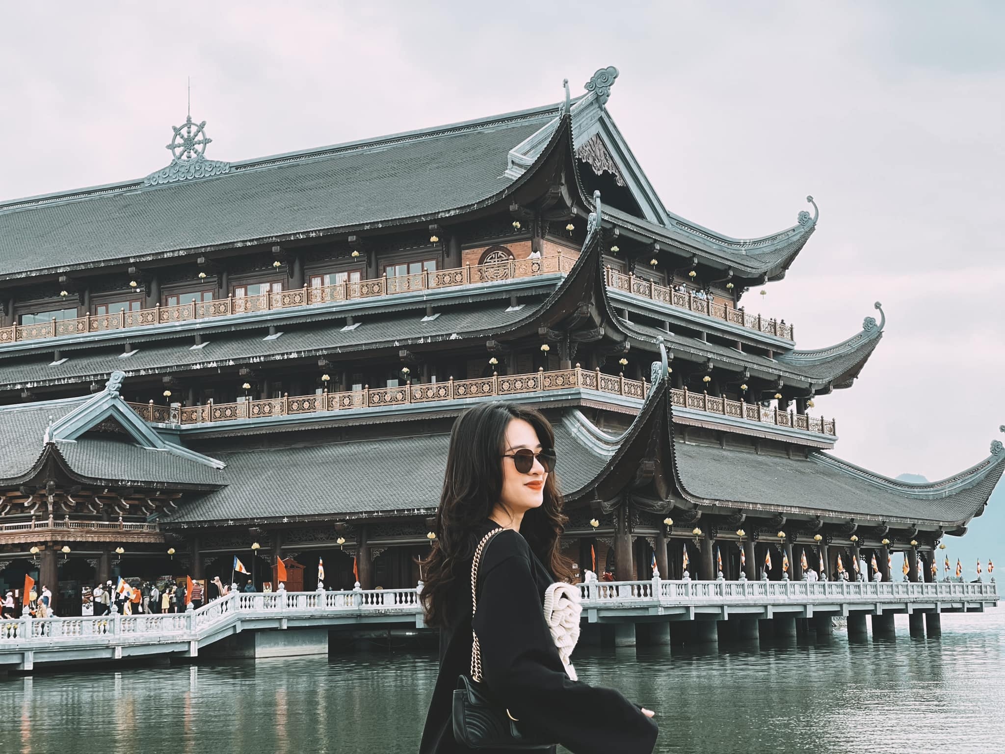 check-in chua Tam Chuc dip dau nam anh 8