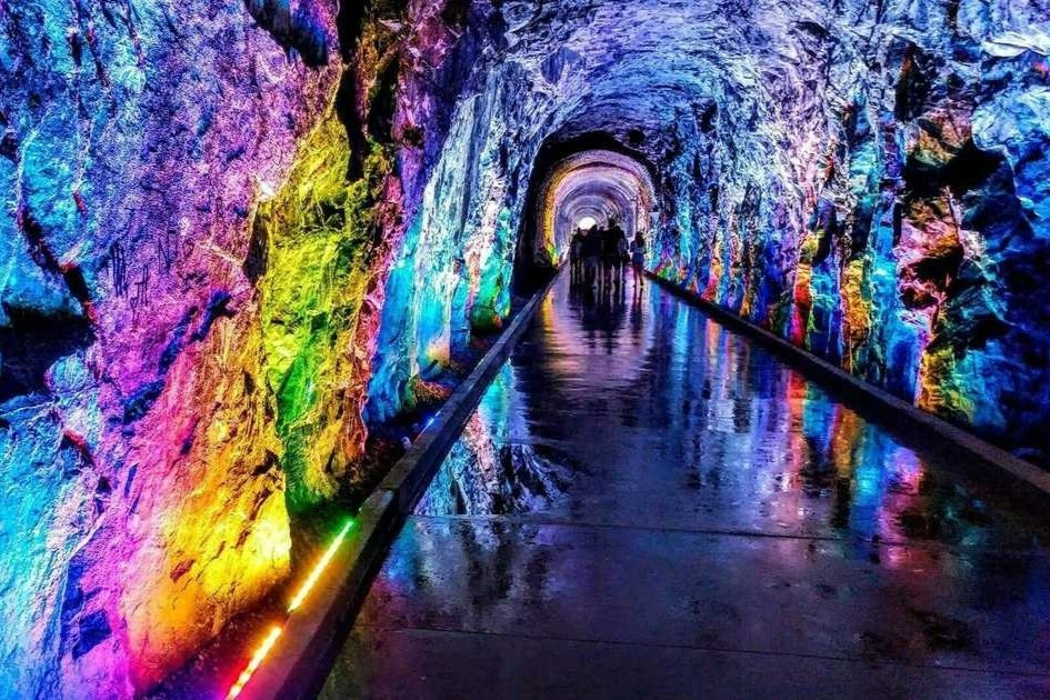 Duong ham cu bien thanh con duong anh sang ky ao o Canada hinh anh