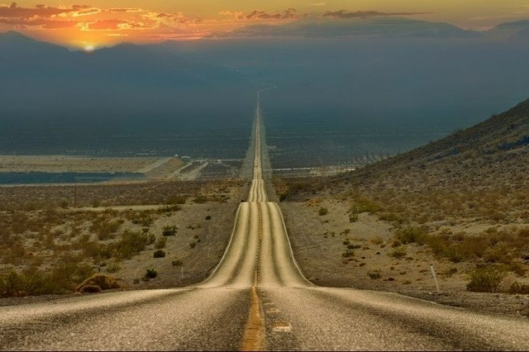 Con duong thang dai nhat the gioi hinh anh