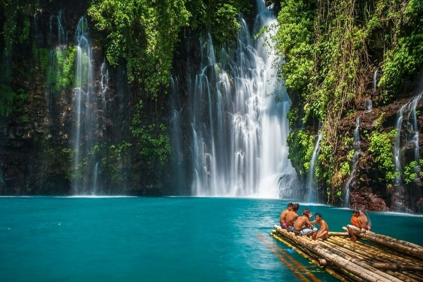 Thanh pho co 23 thac nuoc o Philippines hinh anh