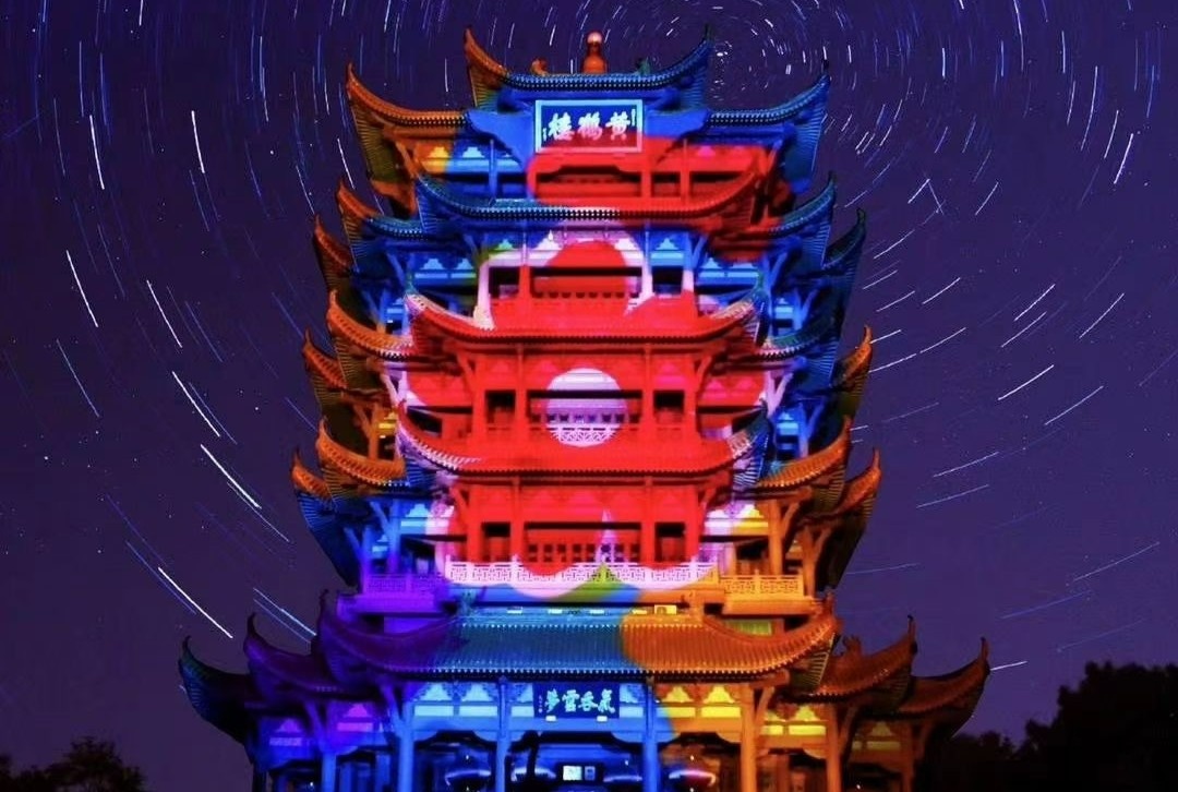 Trinh dien 3D Mapping o Hoang Hac Lau, Vu Han hinh anh