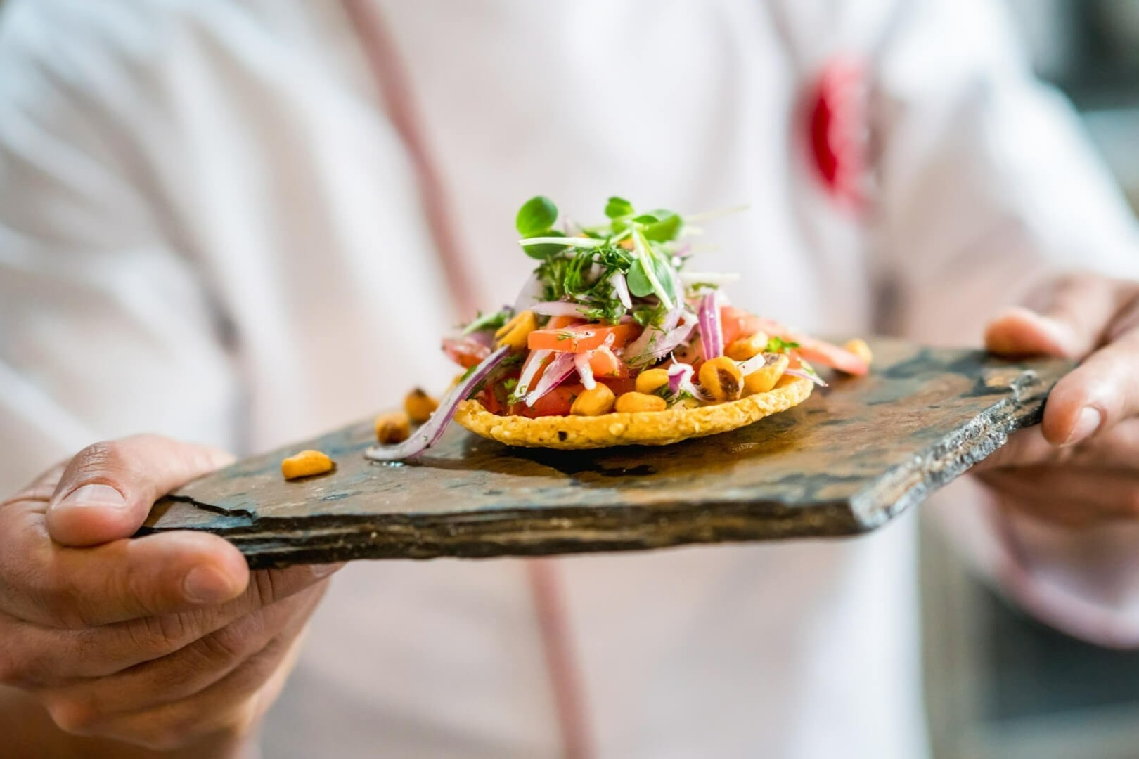 Ly do cac nha hang lon phuc vu phan an nho hinh anh