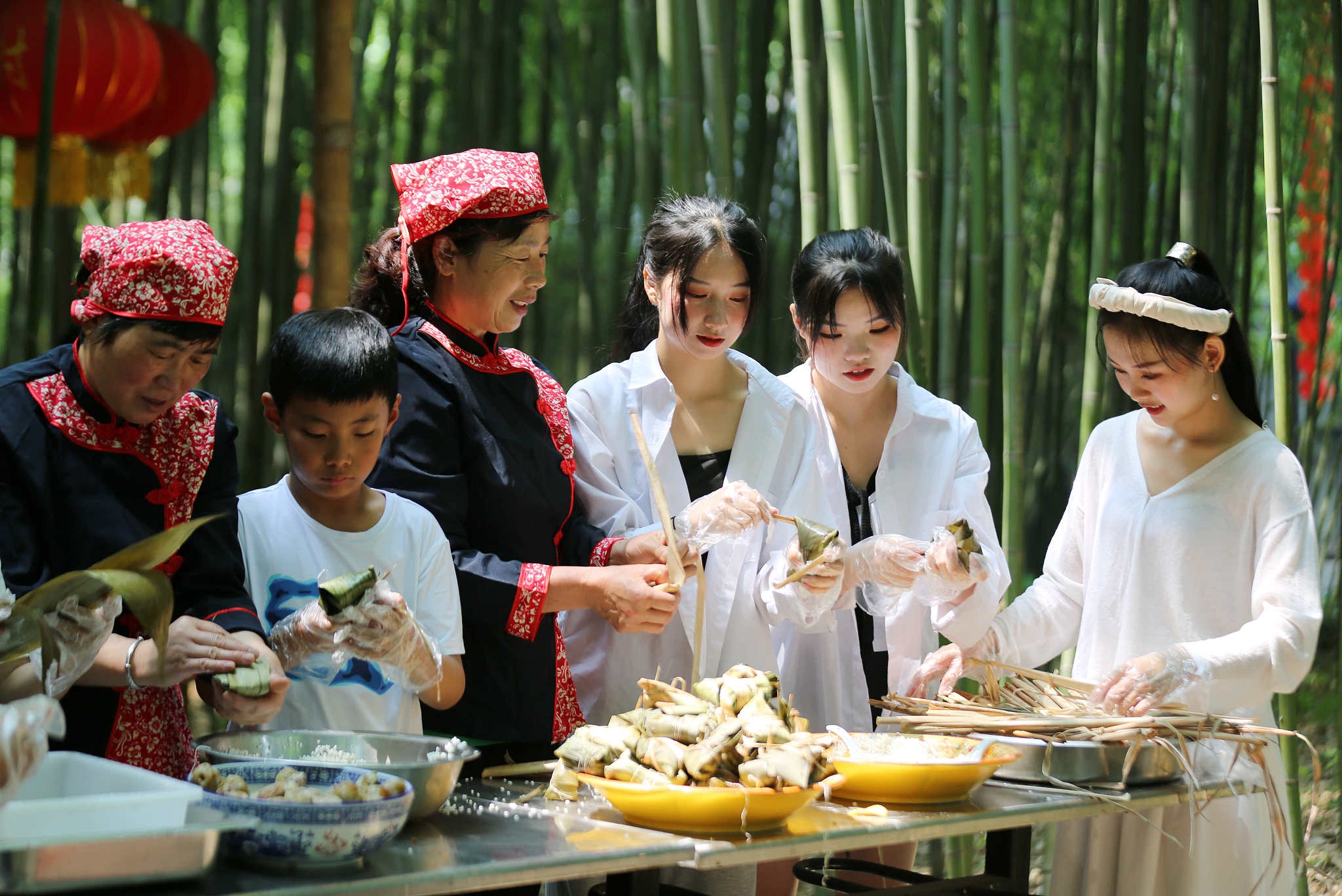 Tết Đoan Ngọ được tổ chức trên khắp Trung Quốc ảnh 2 Tet Doan Ngo duoc to chuc tren khap Trung Quoc anh 2