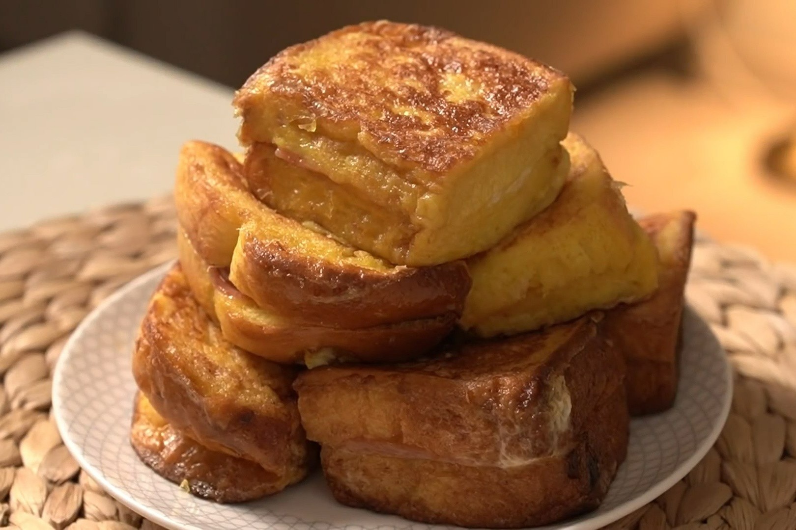 Banh mi nuong kieu Phap vang gion cho bua sang hinh anh