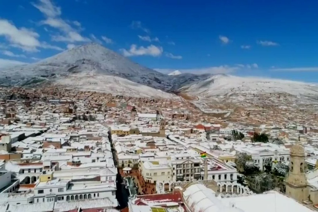 Tran tuyet roi hiem hoi phu trang Bolivia, Peru hinh anh