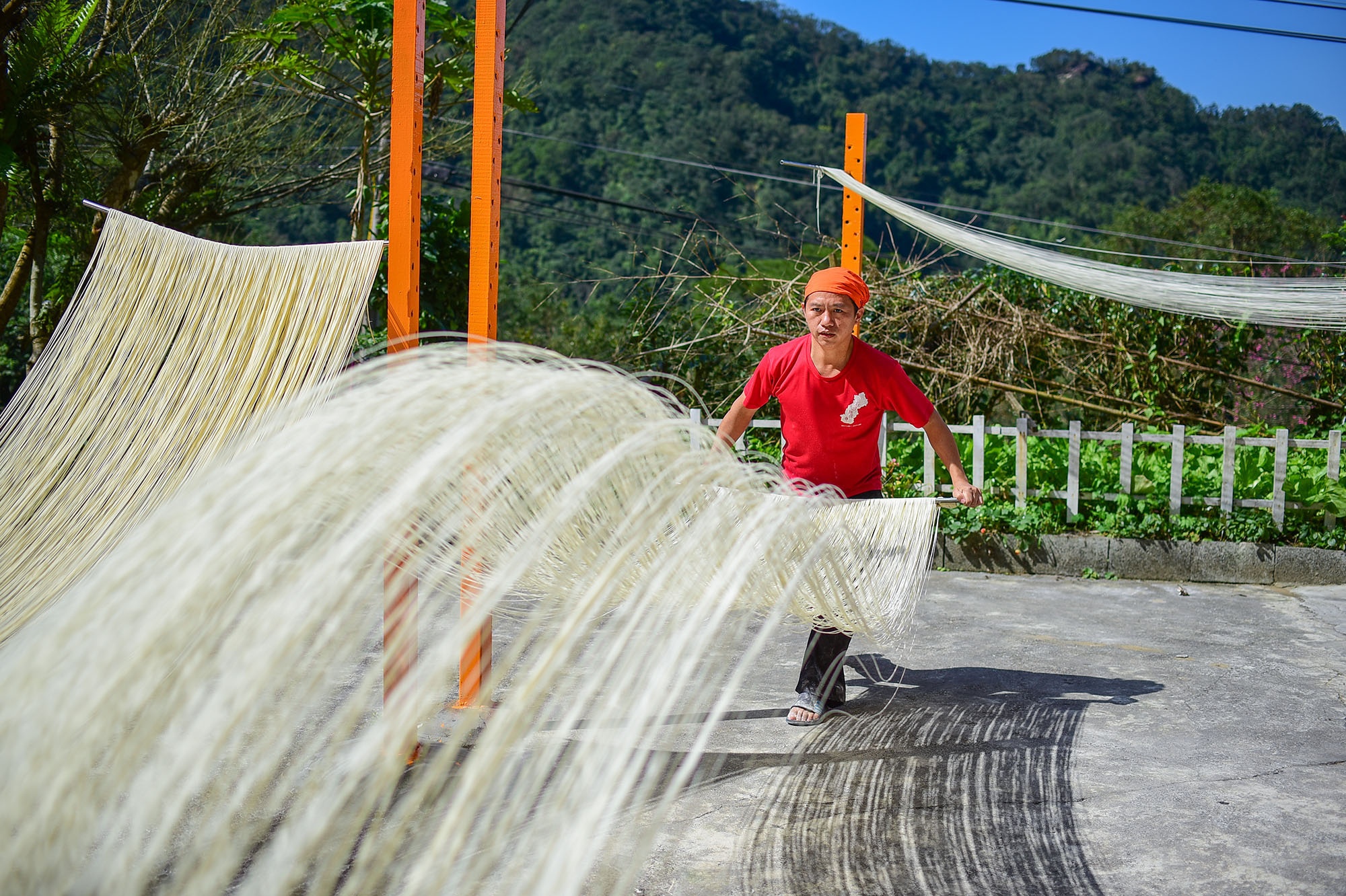 Cach lam mi soi keo tay doc dao o Dai Loan hinh anh