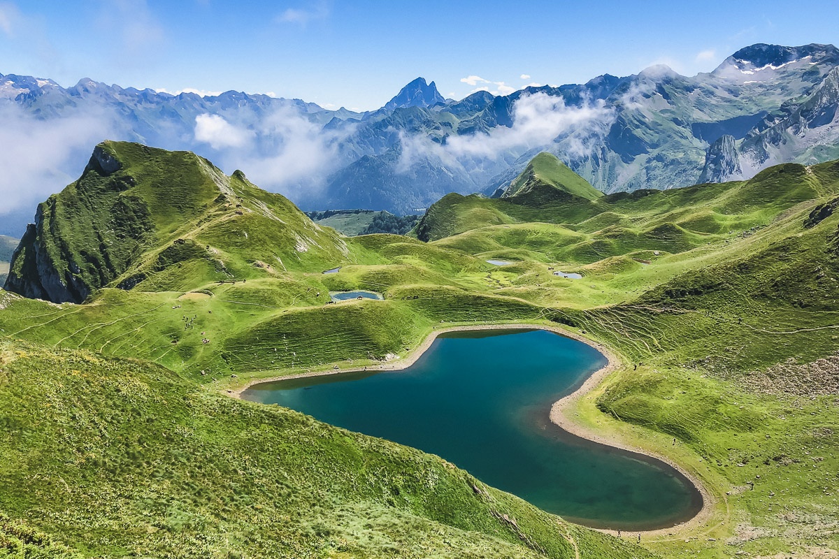 Dao va ho nuoc tu nhien co hinh trai tim anh 5