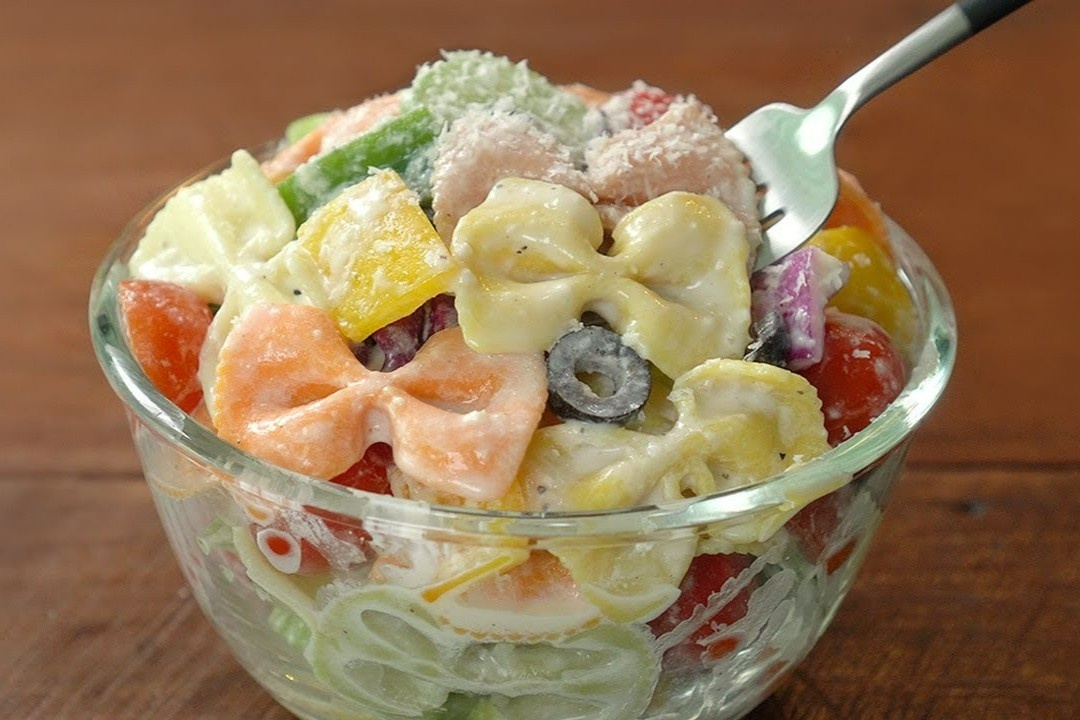 Cach lam salad mi ong la mieng cho bua toi hinh anh