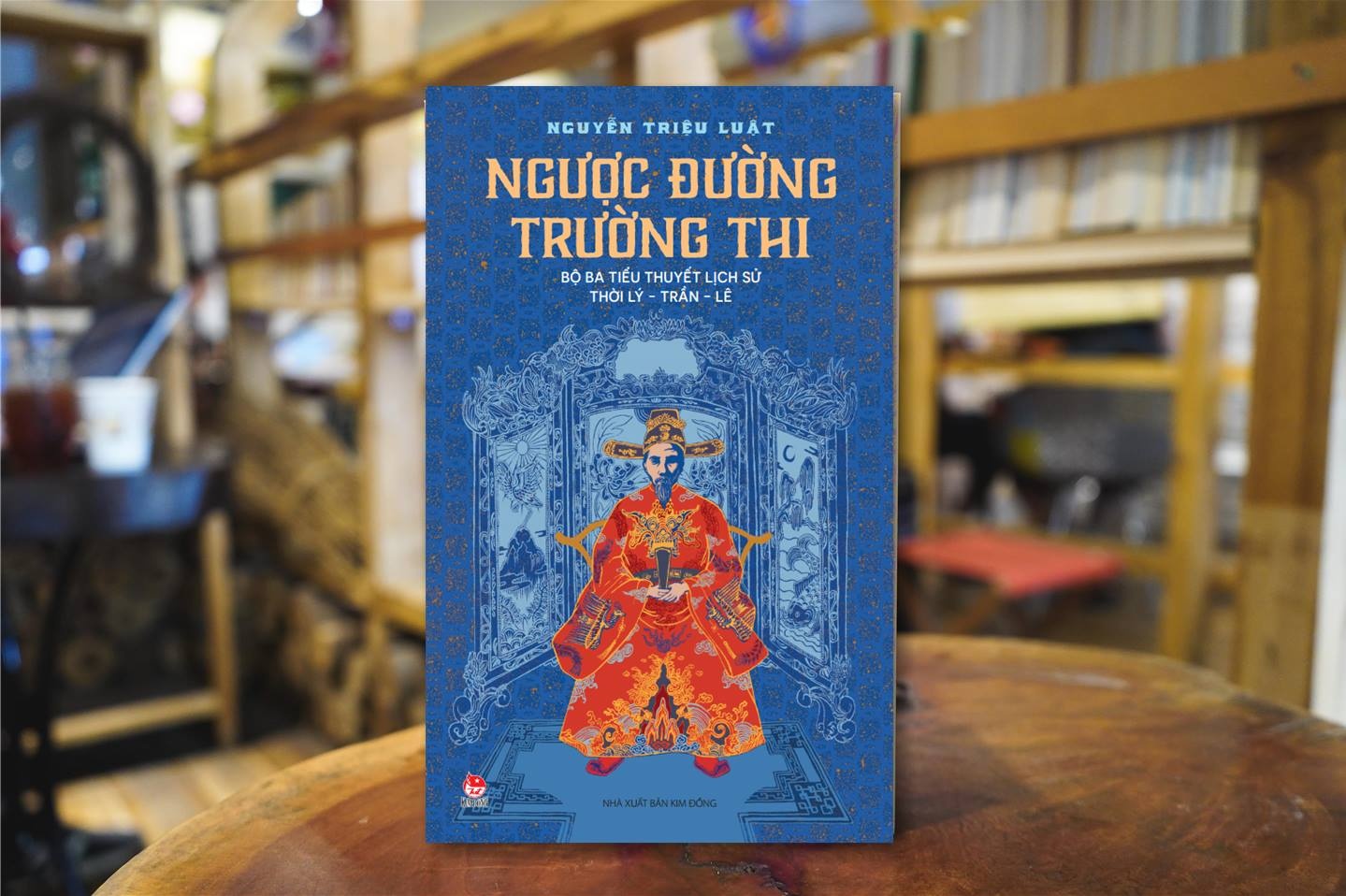 Tieu thuyet lich su Nguyen Trieu Luat anh 3