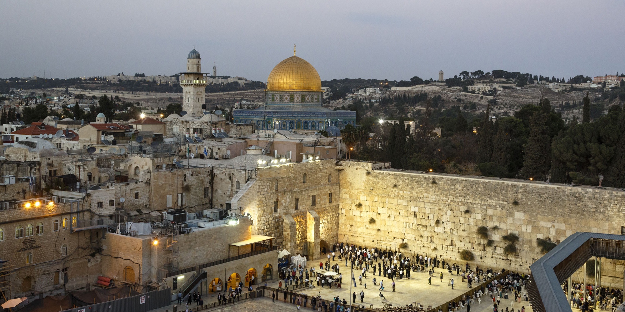 Lich su Trung Dong khac nghiet va bi thuong hinh anh