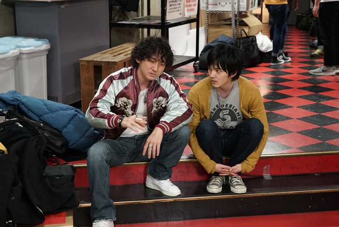 Dien vien hai phai danh doi bao nhieu nuoc mat de lay tieng cuoi? hinh anh