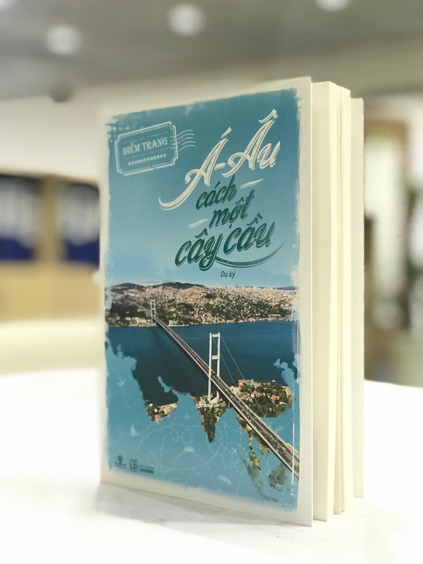 review sach A Au cach mot cay cau anh 2