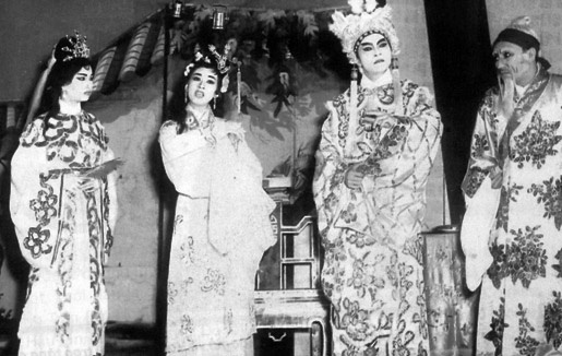 Nhung buoi toi di xem san khau hinh anh