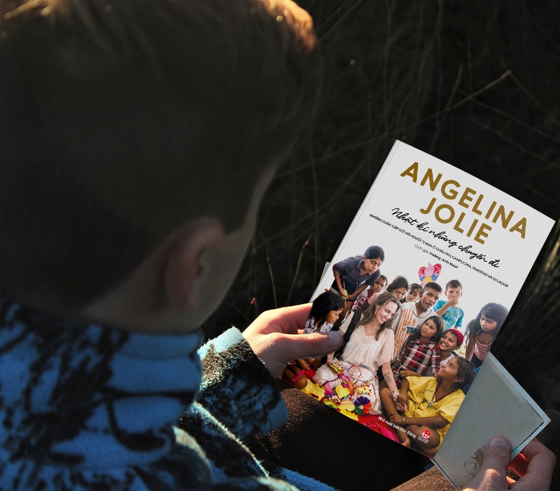 Review sach Nhat ky nhung chuyen di cua Angelina Jolie anh 1