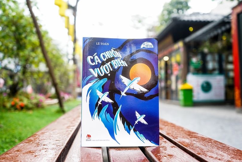 Review sach Ca chuon vuot bien anh 1
