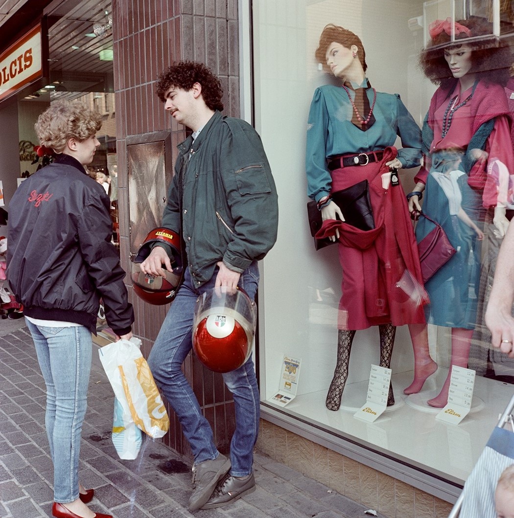 Sac mau van hoa duong pho qua di san cua nhiep anh gia Shirley Baker hinh anh