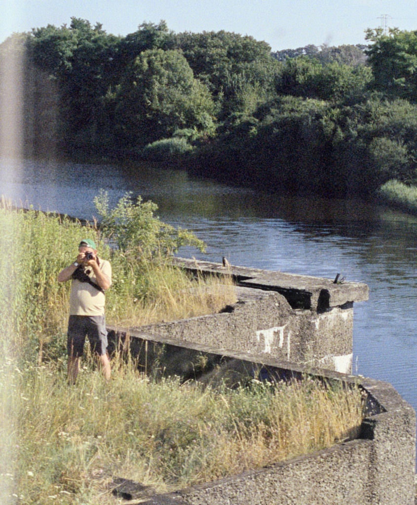 chau Au nhin qua cua so xe lua anh 8